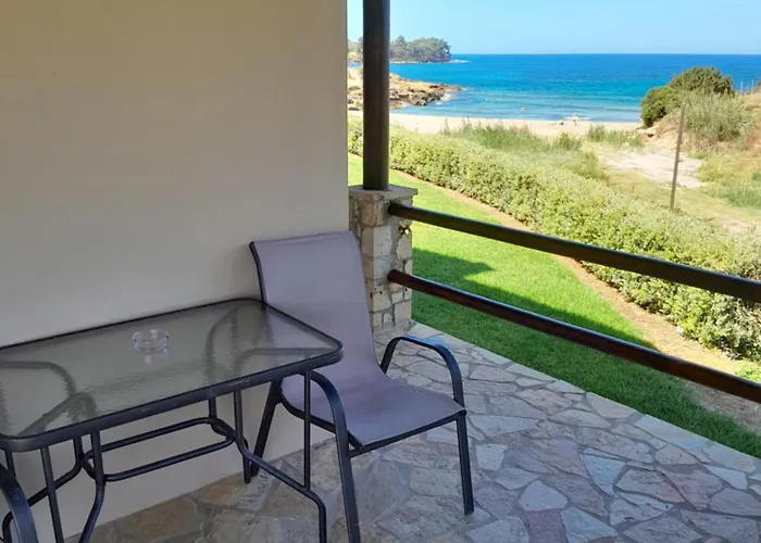 Armiriki アパート Korakokhórion